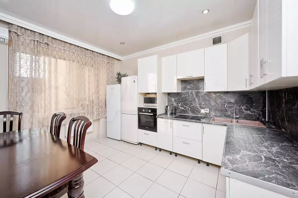 2-к. квартира, 70 м, 3/9 эт. - Фото 1
