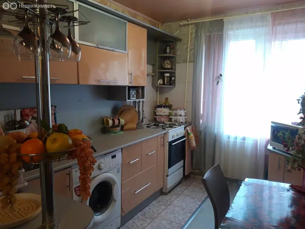 3-комнатная квартира: Ейск, улица Калинина, 290 (63.5 м) - Фото 0
