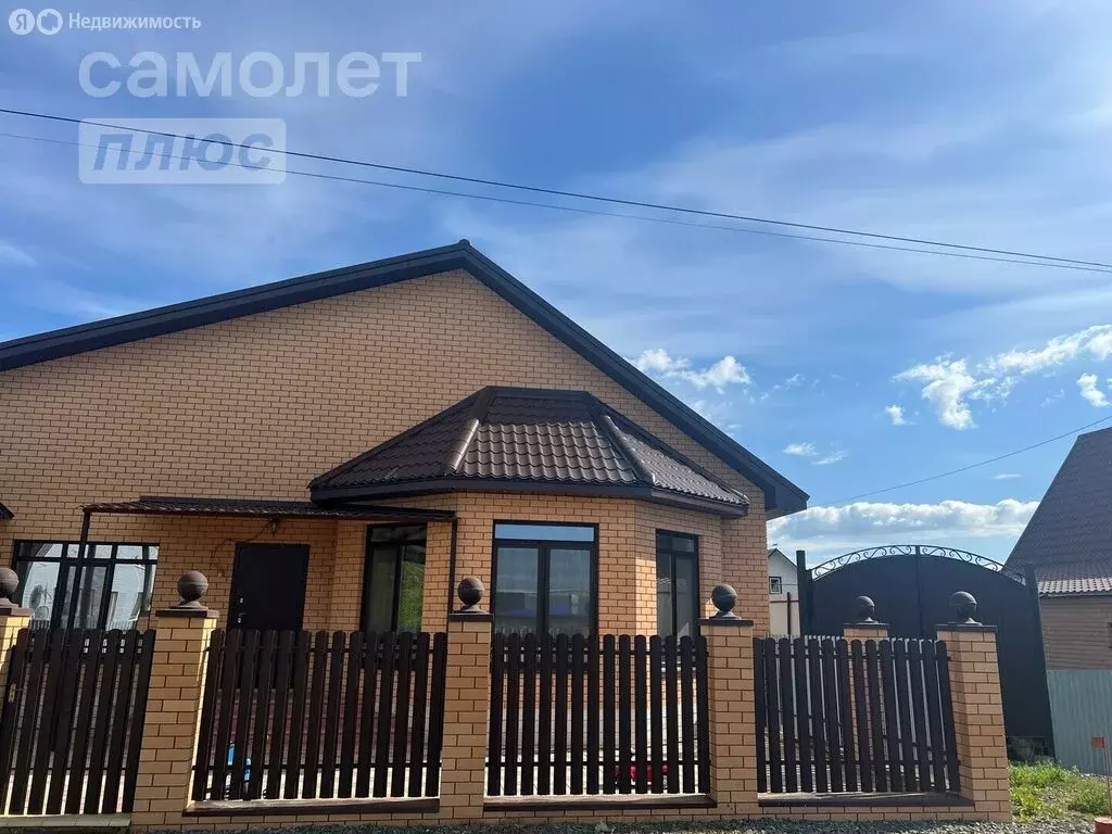Дом в посёлок Саракташ, Комсомольская улица, 158 (298 м) - Фото 0