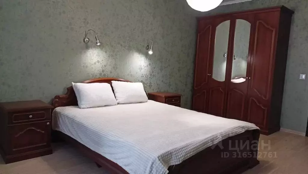 2-к кв. Липецкая область, Елец ул. Коммунаров, 149 (61.0 м) - Фото 0