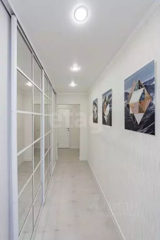 3-к кв. Тюменская область, Тюмень ул. Валентины Трофимовой, 13 (92.3 ... - Фото 1