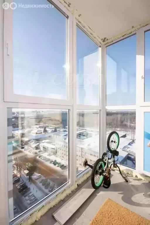 2-комнатная квартира: Тюмень, улица Бакинских Комиссаров, 1 (60 м) - Фото 0