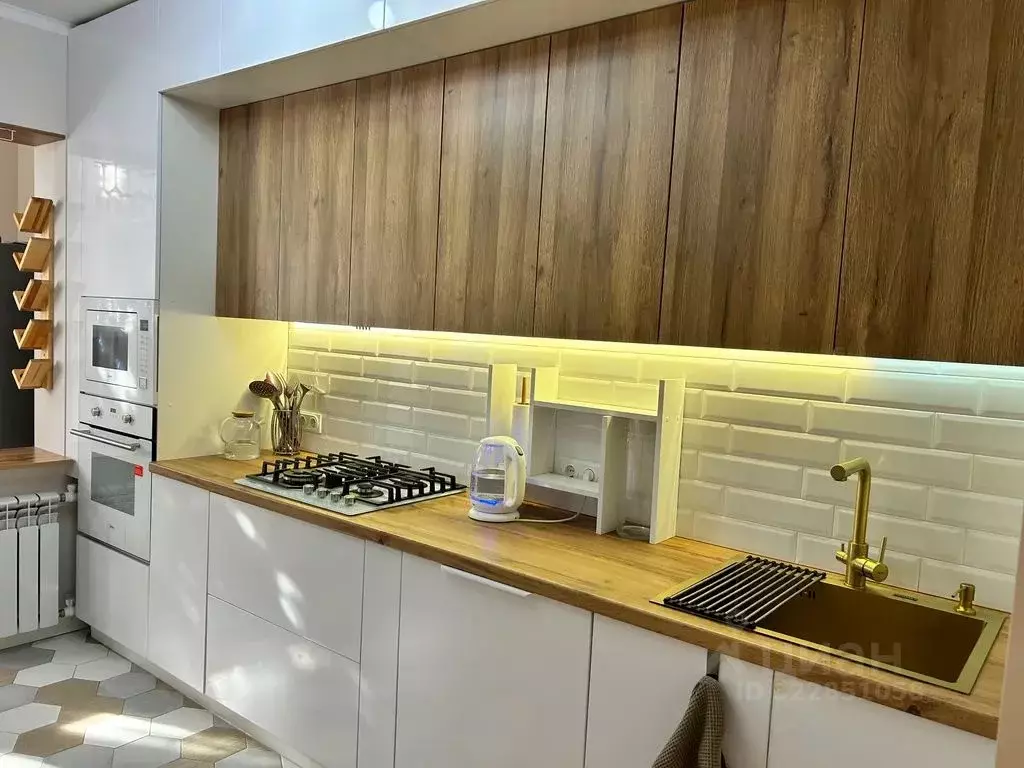 2-к кв. Астраханская область, Астрахань Московская ул., 123 (70.0 м) - Фото 1