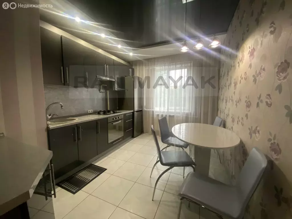 2-комнатная квартира: Майкоп, улица 12 Марта, 130/1 (53 м) - Фото 1