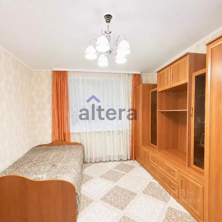 Комната Татарстан, Казань ул. Оренбургский Тракт, 2 (12.2 м) - Фото 1