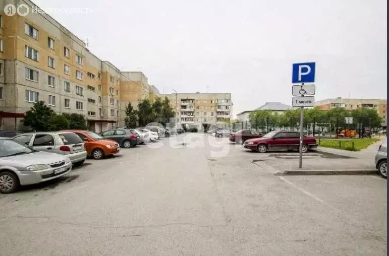 2-комнатная квартира: Тюмень, улица Домостроителей, 8 (50.4 м) - Фото 2