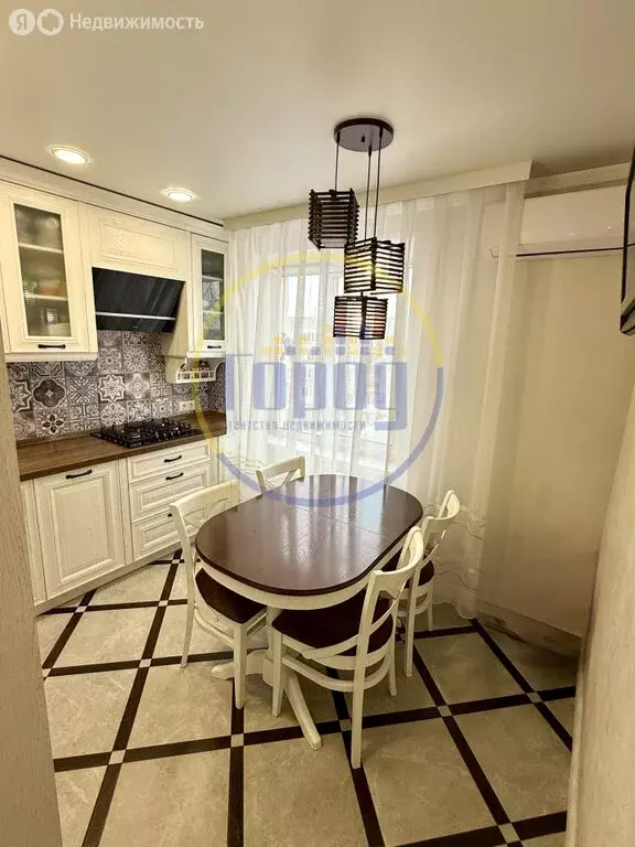 3-комнатная квартира: Копейск, улица Петра Томилова, 10 (68.5 м) - Фото 1