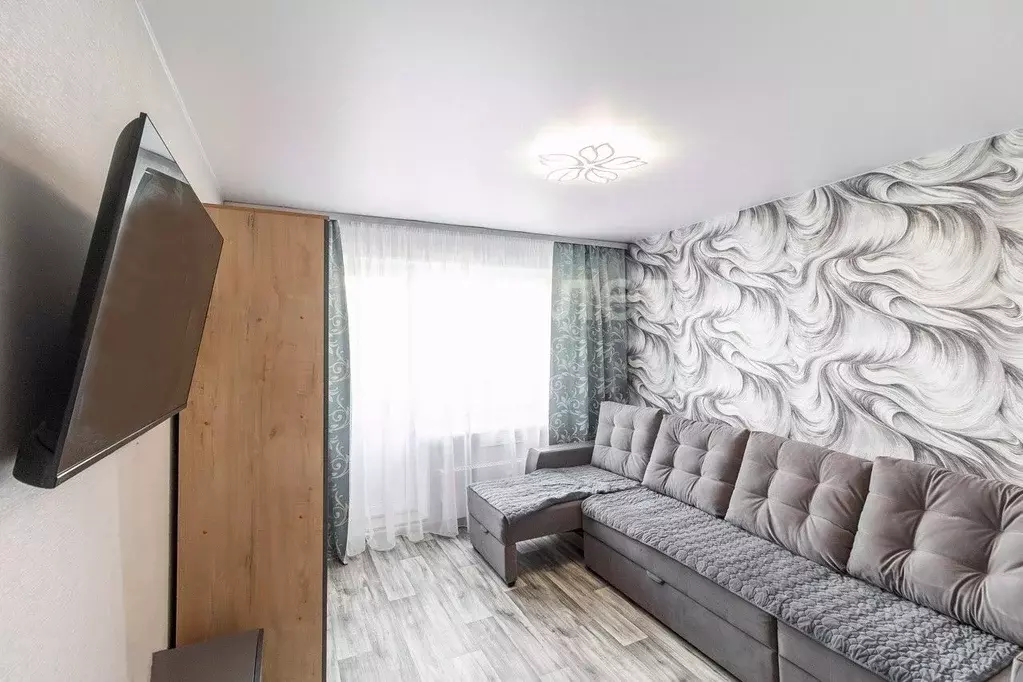 1-к кв. Омская область, Омск ул. Завертяева, 9к17 (36.2 м) - Фото 1