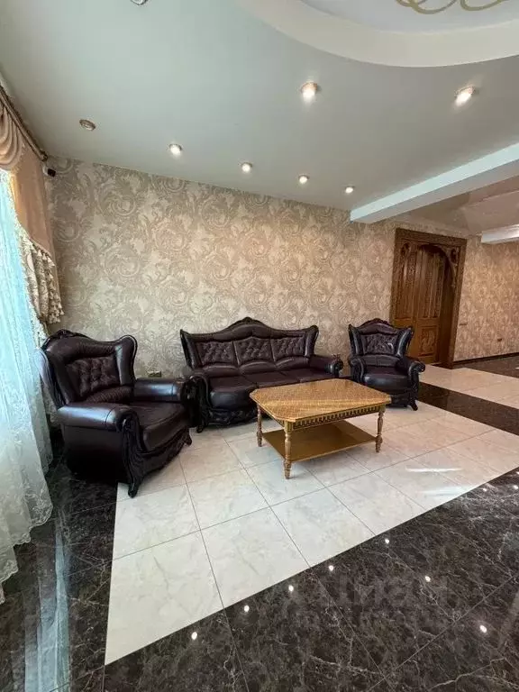 Дом в Краснодарский край, Сочи Сухумское ш., 25В (500 м) - Фото 1