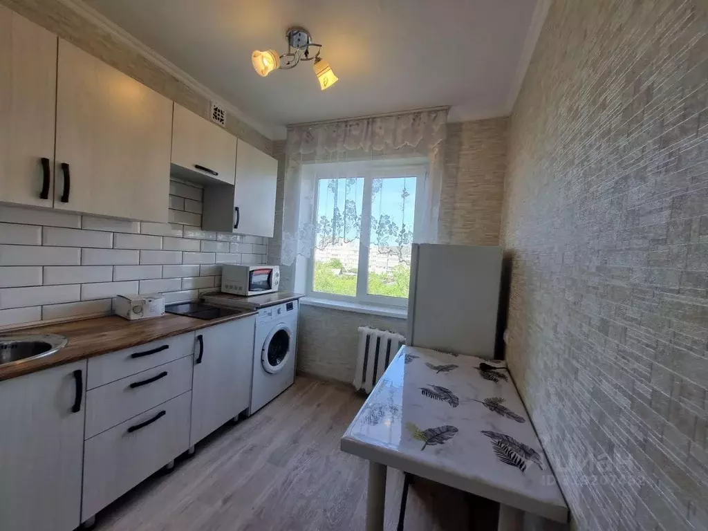 2-к кв. Хакасия, Абакан ул. Щетинкина, 42 (48.0 м) - Фото 0