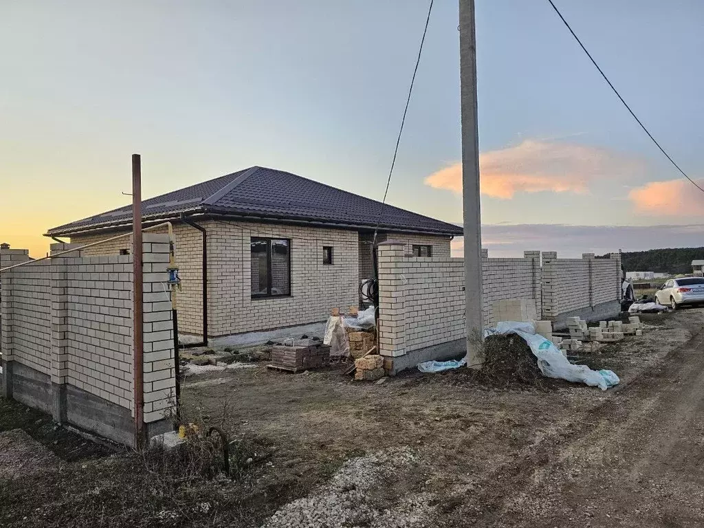 Дом в Крым, Симферопольский район, с. Мирное  (80 м) - Фото 2
