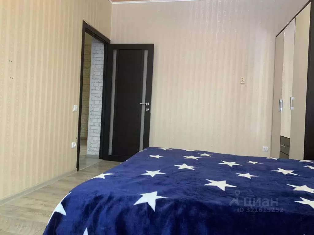 2-к кв. Астраханская область, Астрахань ул. Бориса Алексеева, 43 (70.0 ... - Фото 0