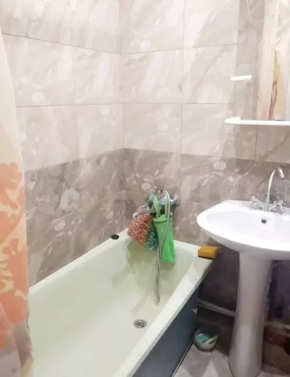 Комната 14 м в 3-к, 5/5 эт. - Фото 1