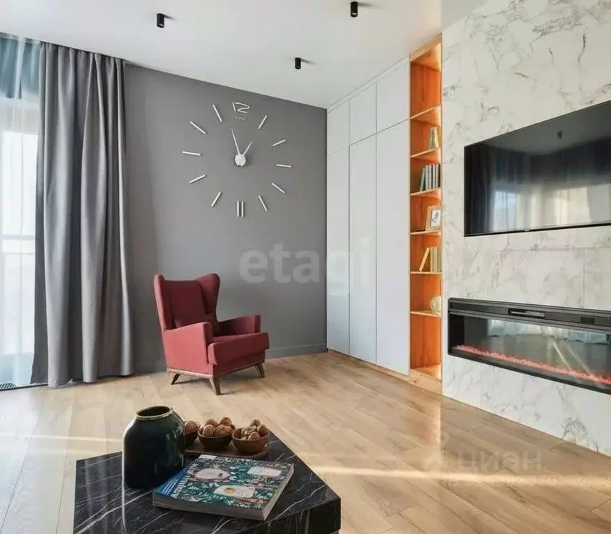 2-к кв. Тюменская область, Тюмень ул. 50 лет Октября, 4 (96.2 м) - Фото 1