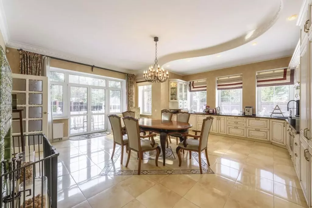 Коттедж в Санкт-Петербург пос. Репино, Круговая ул. (372 м) - Фото 1