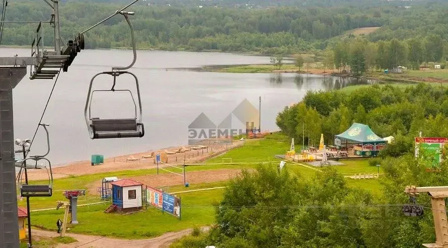 Участок в Ленинградская область, Приозерский район, Красноозерное ... - Фото 0