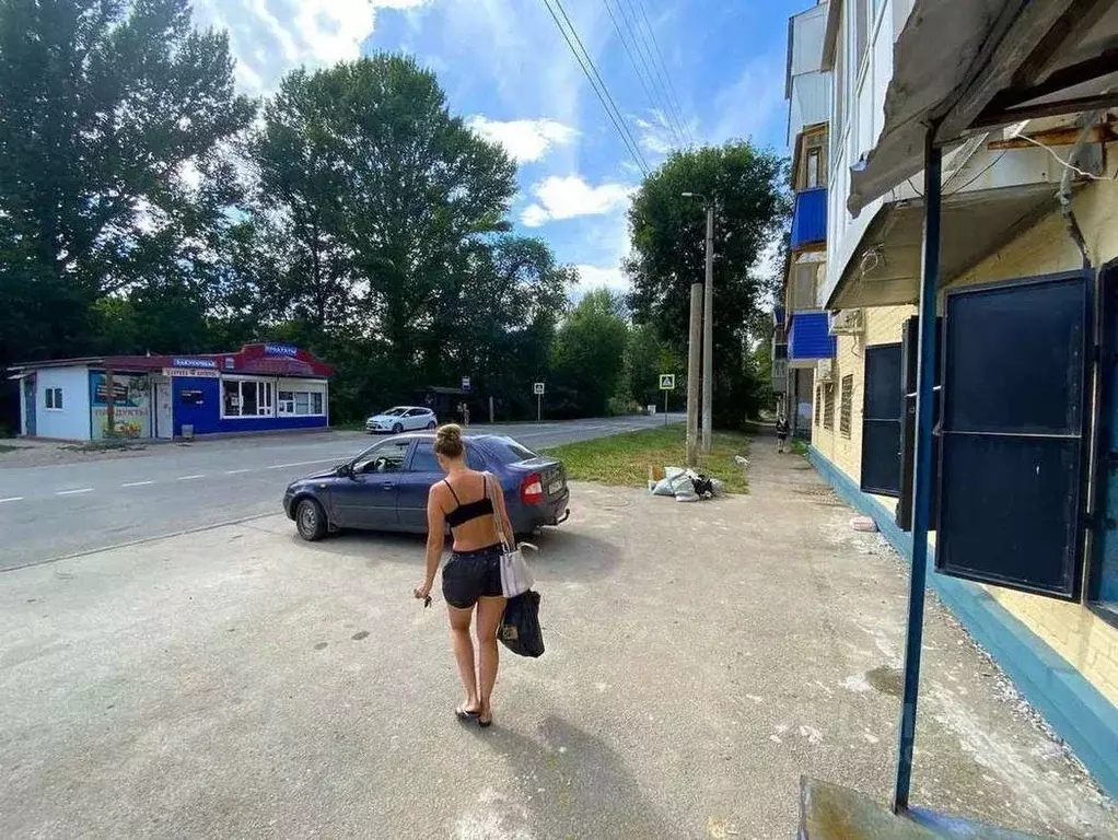 Торговая площадь в Самарская область, Новокуйбышевск Молодогвардейская ... - Фото 2