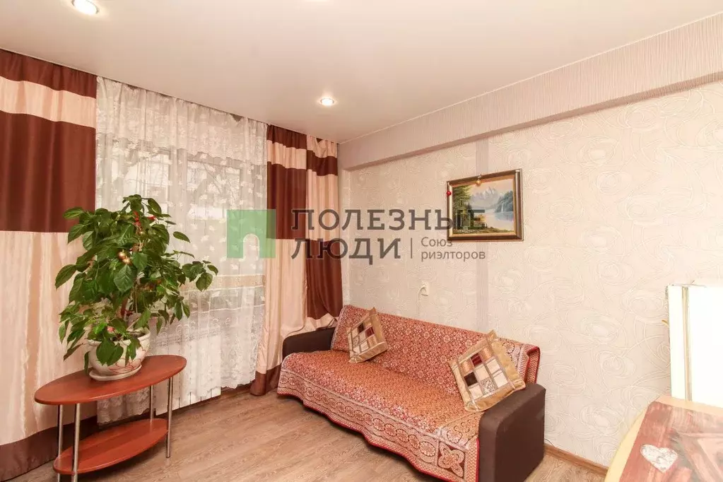 4-к кв. Красноярский край, Красноярск ул. Гусарова, 17 (64.7 м) - Фото 0