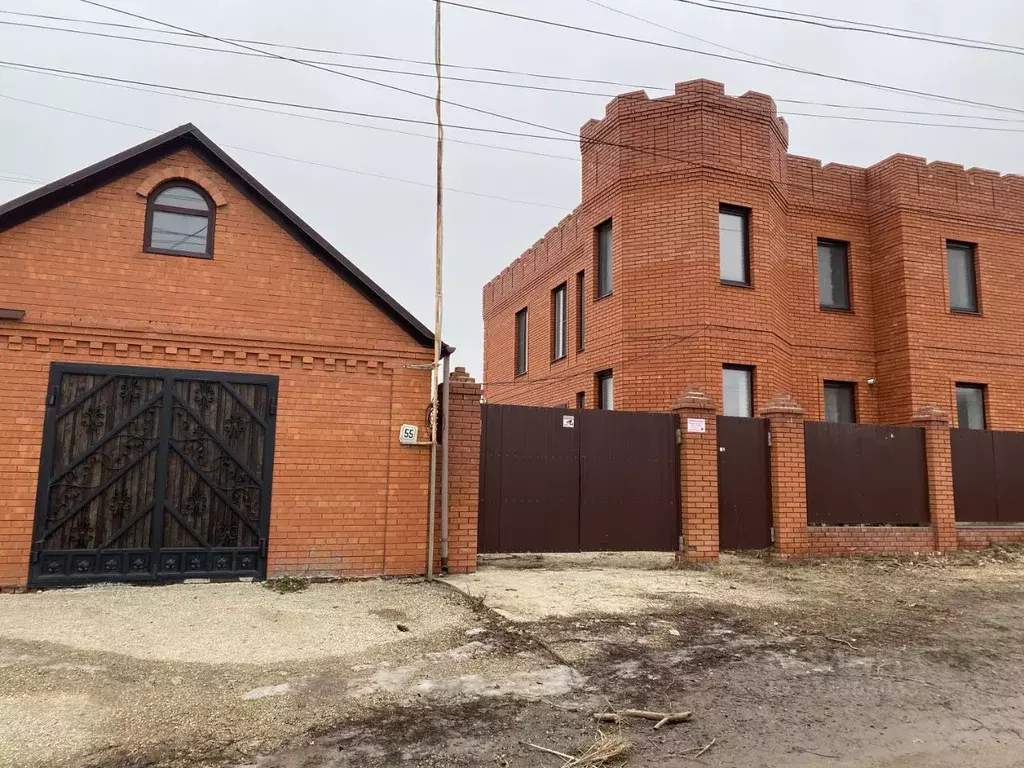 Дом в Саратовская область, Энгельс ул. Мичурина, 55 (200 м) - Фото 1