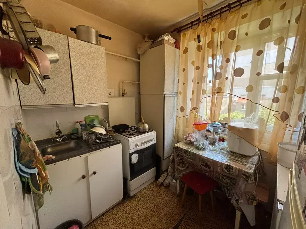 Продаётся 4-к квартира, 60 м - Фото 0