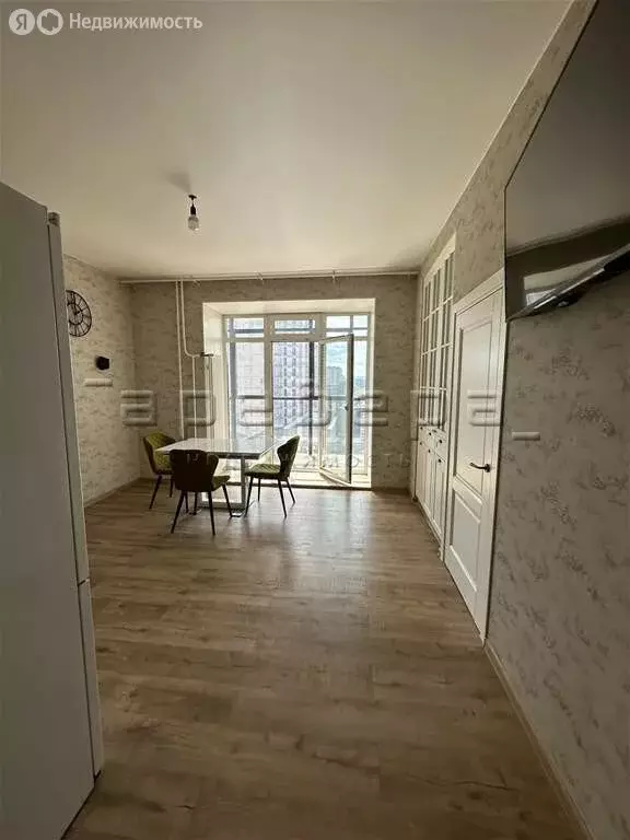 2-комнатная квартира: Красноярск, улица Авиаторов, 21 (72 м) - Фото 1