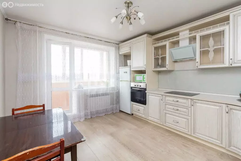 2-комнатная квартира: Тюмень, Пролетарская улица, 102к2 (68 м) - Фото 1
