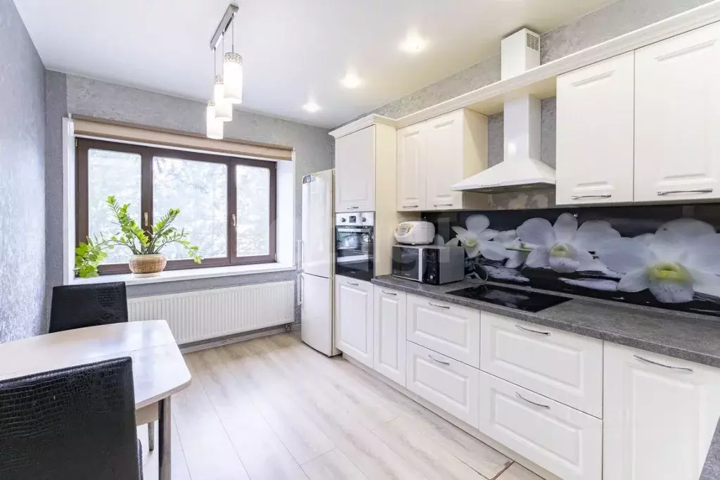 2-к кв. Тюменская область, Тюмень Харьковская ул., 68 (61.0 м) - Фото 1