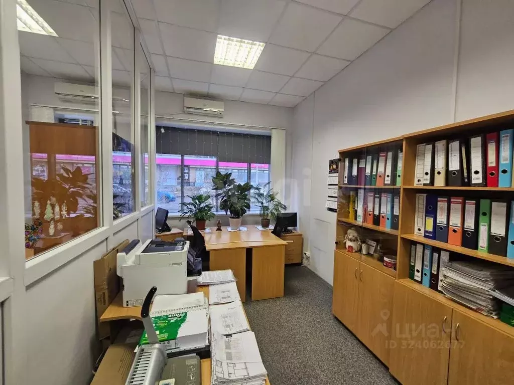 Торговая площадь в Свердловская область, Екатеринбург ул. Репина, 68 ... - Фото 1