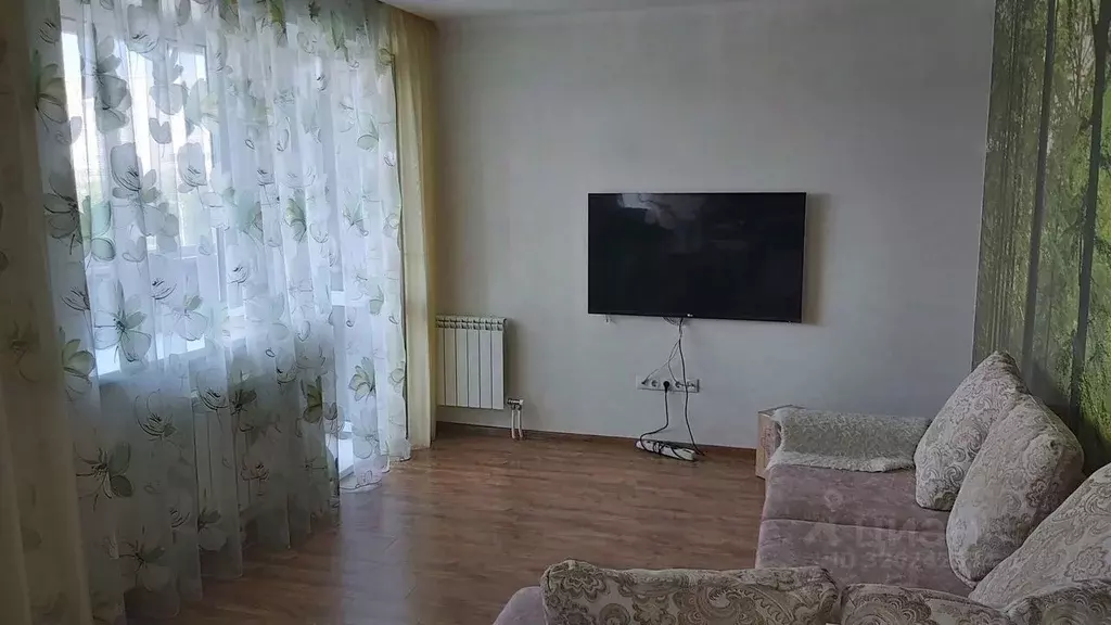2-к кв. Омская область, Омск ул. Дианова, 27 (90.0 м) - Фото 1