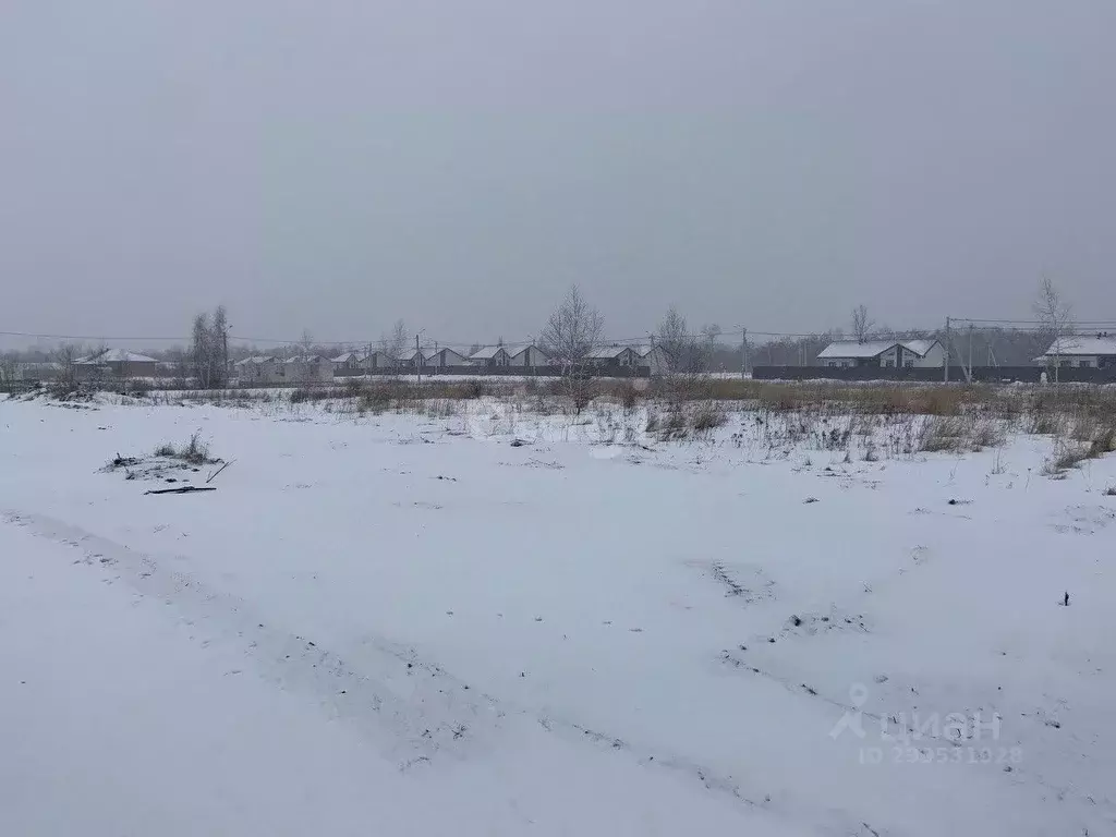 Участок в Белгородская область, Старооскольский городской округ, с. ... - Фото 0