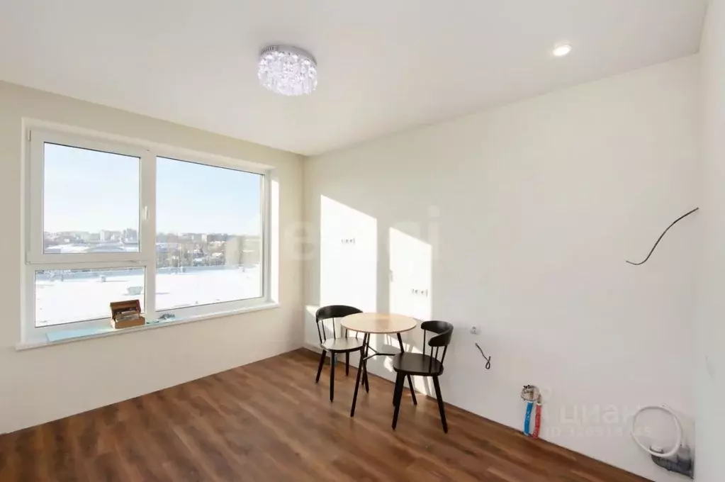 Студия Тюменская область, Тюмень ул. Республики, 205к1 (20.0 м) - Фото 1