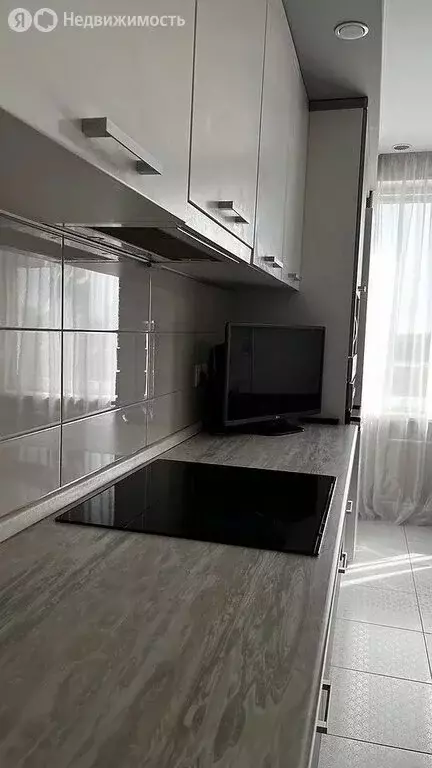 1-комнатная квартира: Тюмень, Заполярная улица, 13 (41.6 м) - Фото 0
