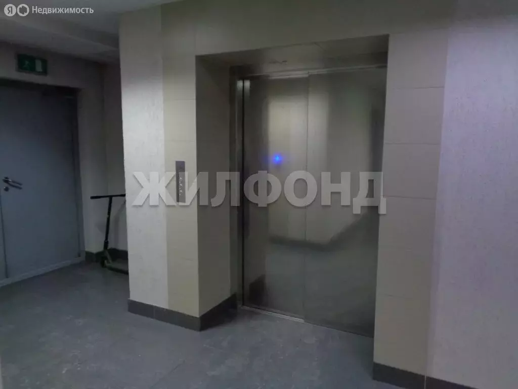 2-комнатная квартира: Барнаул, улица Профинтерна, 7А (70.5 м) - Фото 1