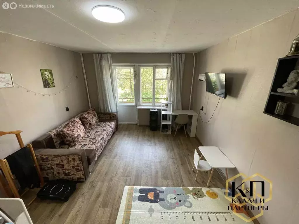1-комнатная квартира: Полевской, улица Розы Люксембург, 94 (50 м) - Фото 0