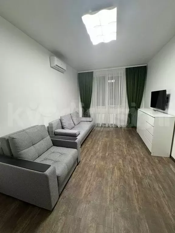 1-к. квартира, 38 м, 5/10 эт. - Фото 1