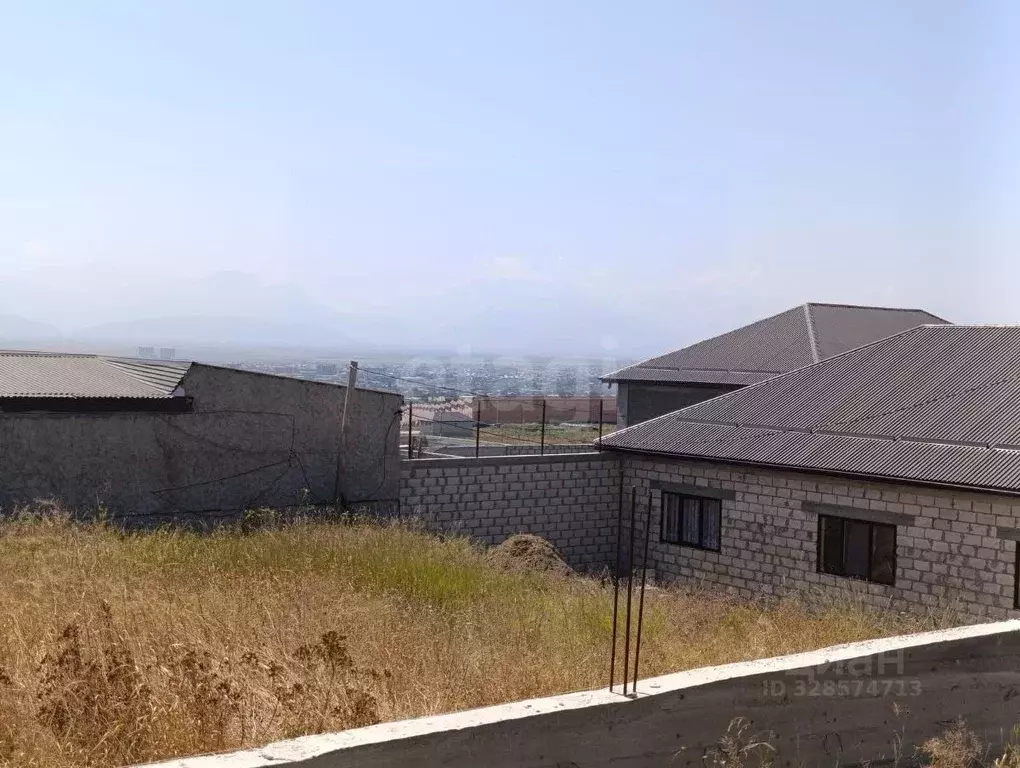 Дом в Ингушетия, Назрань ул. Саратовская (100 м) - Фото 1