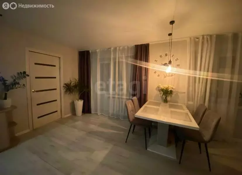 3-комнатная квартира: Калининград, улица Багратиона, 106 (57.5 м) - Фото 1