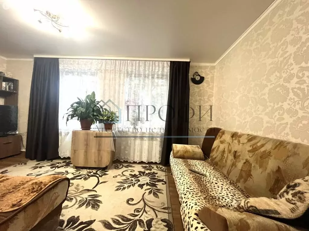 2-комнатная квартира: Новый Оскол, улица Фрунзе, 3 (50 м) - Фото 2