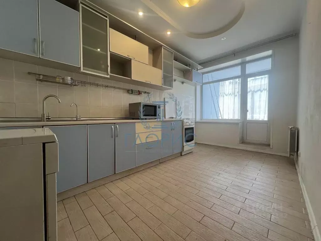 2-к кв. Хакасия, Абакан ул. Кирова, 112/2 (74.0 м) - Фото 0