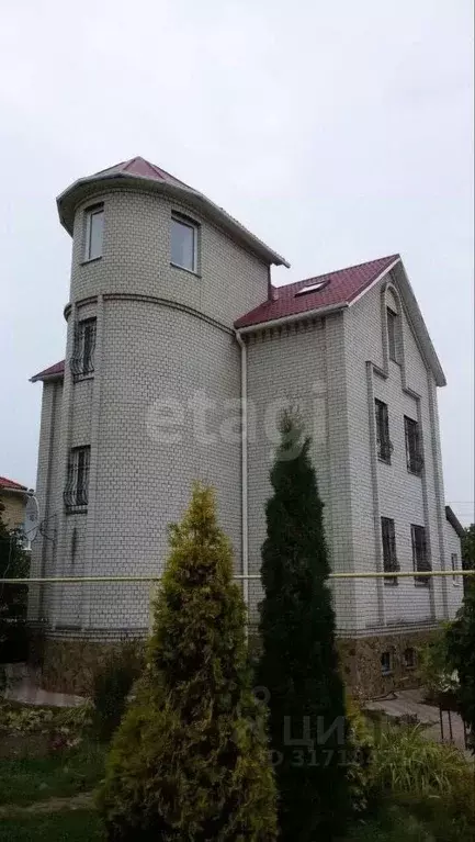 Дом в Саратовская область, Саратов ул. Звездная, 14 (260 м) - Фото 0