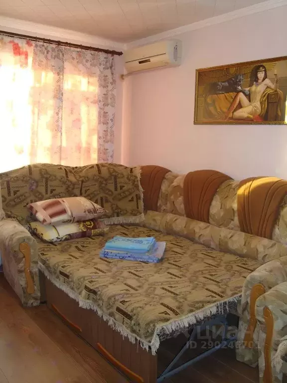2-к кв. Крым, Щелкино Ленинский район, 3-й мкр, 88 (50.0 м) - Фото 1