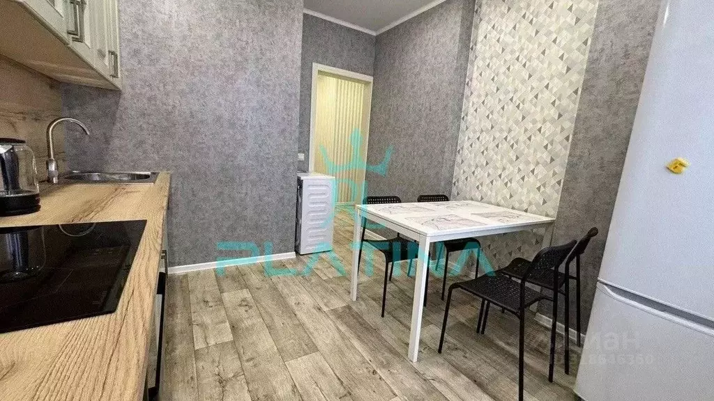 2-к кв. Татарстан, Казань ул. Родины, 24Б (43.0 м) - Фото 0