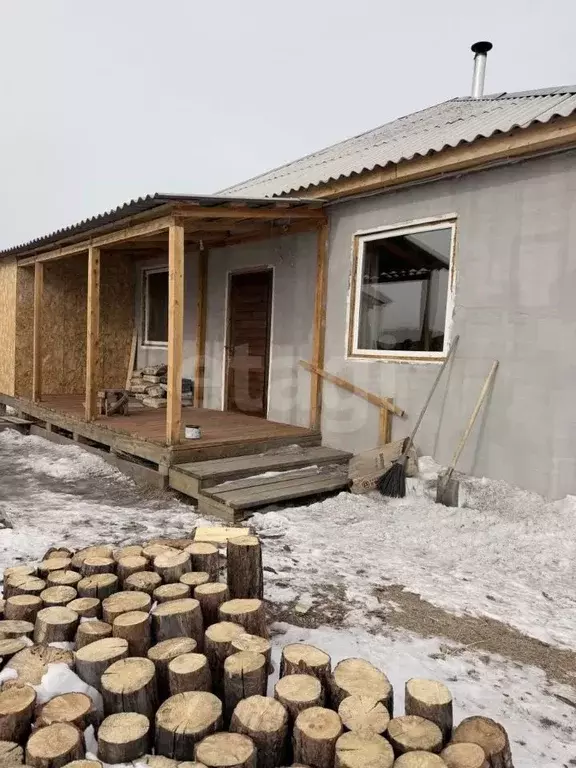 Дом в Бурятия, Иволгинский район, Иволгинское с/пос, с. Иволгинск  (72 ... - Фото 1
