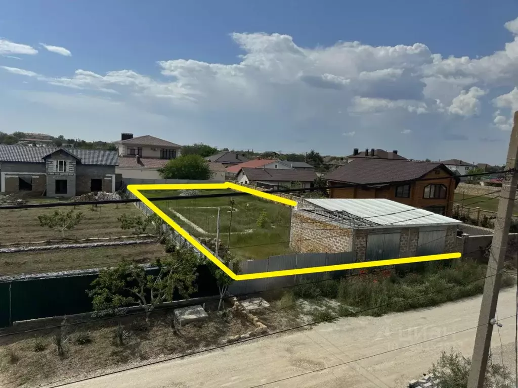 Участок в Крым, Сакский район, с. Уютное ул. Надежды, 44 (10.0 сот.) - Фото 1