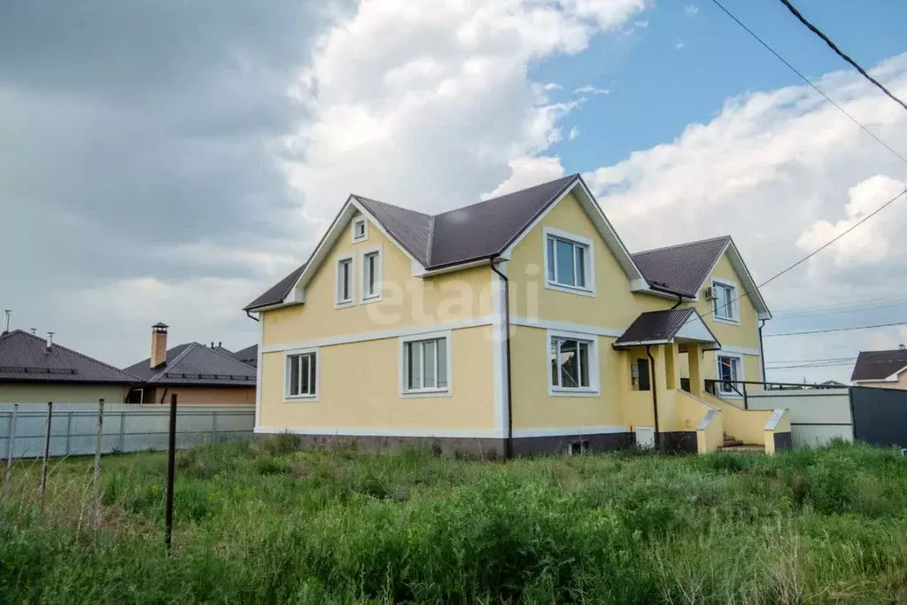 Таунхаус в Ульяновская область, Ульяновск ул. Землякова, 10 (317 м) - Фото 1