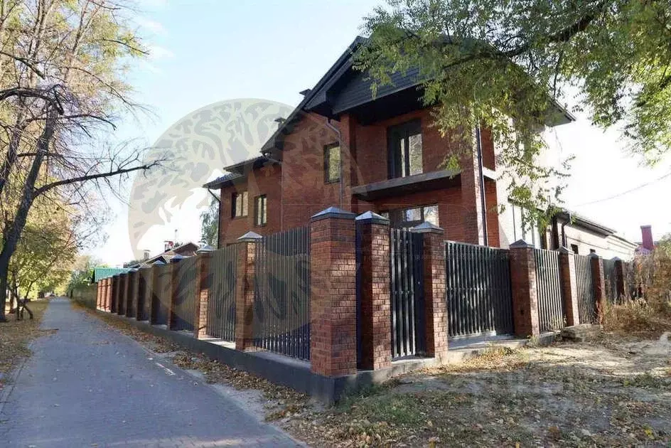 Дом в Воронежская область, Воронеж Гражданский пер., 54 (304 м) - Фото 1