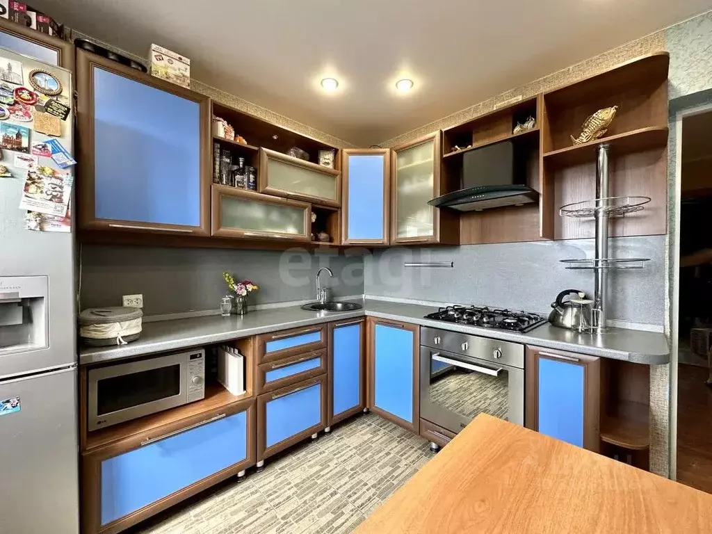 3-к кв. Коми, Сыктывкар Петрозаводская ул., 17 (65.8 м) - Фото 0
