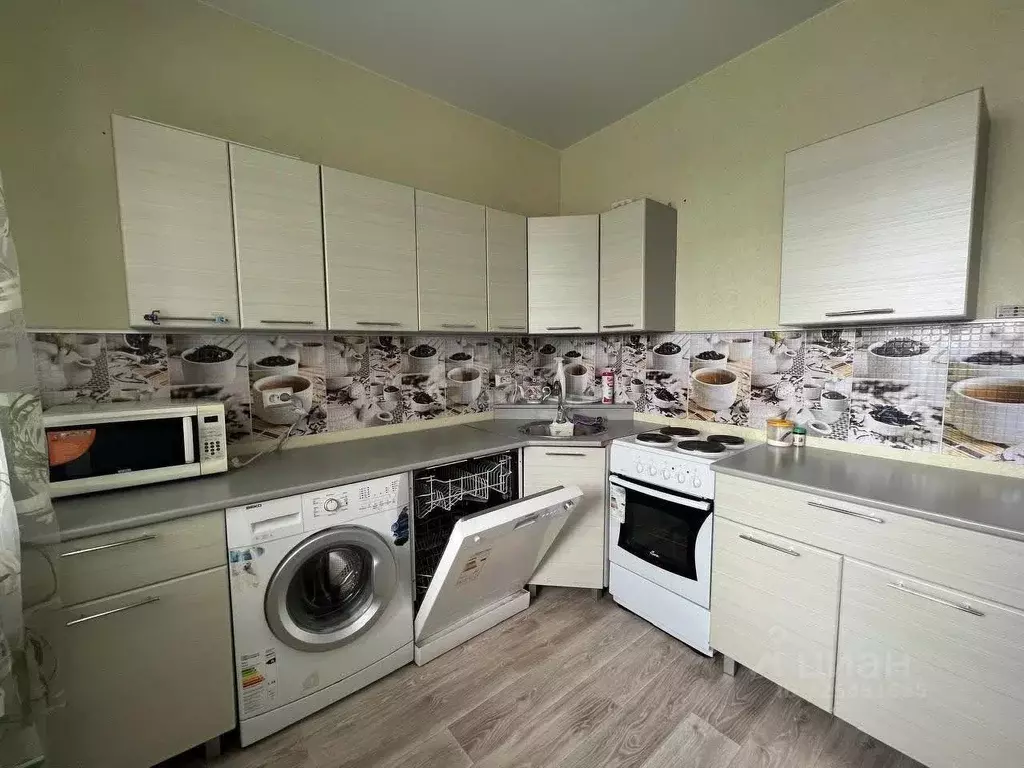 3-к кв. Ханты-Мансийский АО, Сургут ул. Иосифа Каролинского, 10 (87.0 ... - Фото 2