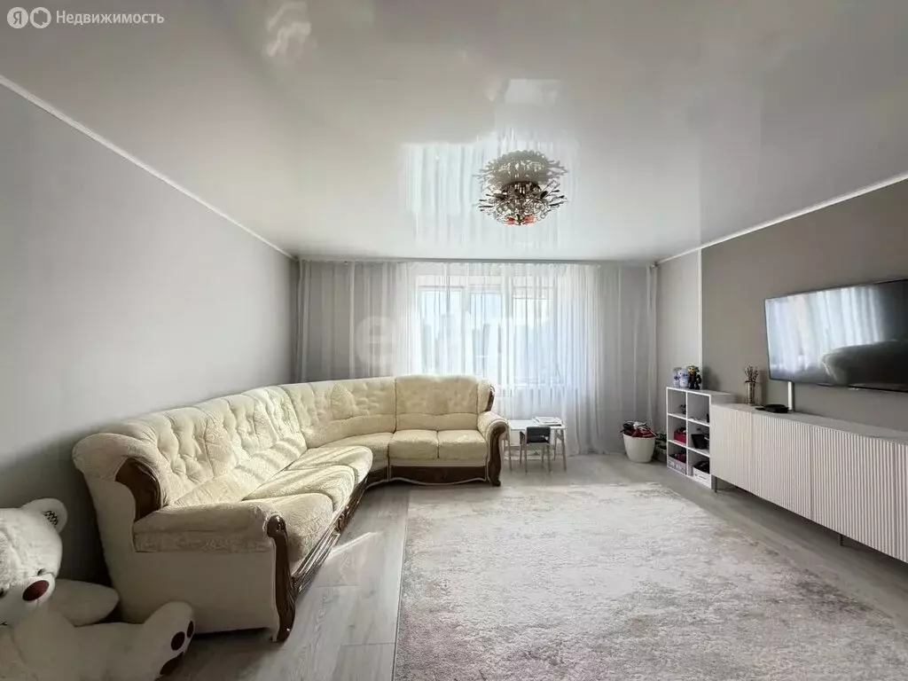 3-комнатная квартира: Тюмень, улица 9 Января, 164к1 (80.4 м) - Фото 1