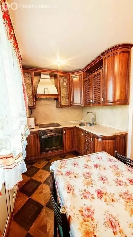3-комнатная квартира: посёлок городского типа Атамановка, улица ... - Фото 1